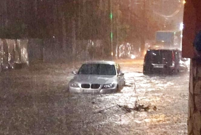 Масштабний потоп у Вінниці: з'явилися вражаючі фото і відео