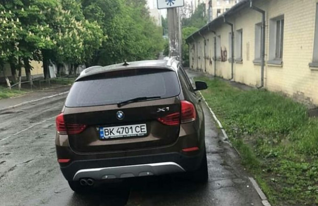 «Дерзость без границ»: киевлян разозлил очередной «герой парковки»