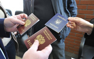 Паспорта РФ на Донбассе: правительство признало документы фейковыми