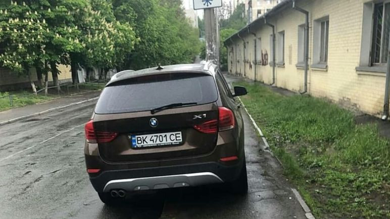 «Дерзость без границ»: киевлян разозлил очередной «герой парковки»