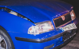 В Киеве легковушка протаранила автомобиль патрульных: первые подробности