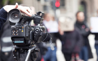 На Волині невідомі побили і пограбували знімальну групу одного з телеканалів