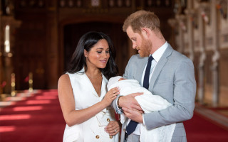 Скандал вокруг сына принца Гарри и угрозы Лободе: последние новости из мира шоу-бизнеса