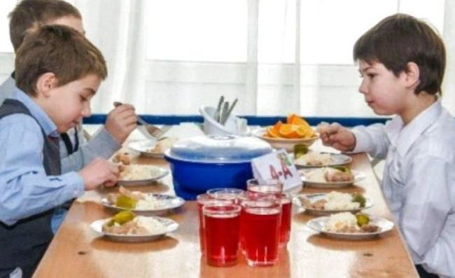 Суд просять зобов’язати МОЗ врегулювати норми харчування дітей з лактозною недостатністю