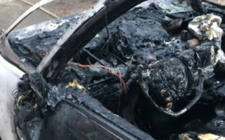 Главному редактору известного телеканала сожгли машину: есть подробности