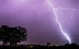 Разряд в миллионы вольт: под Львовом молния убила мужчину