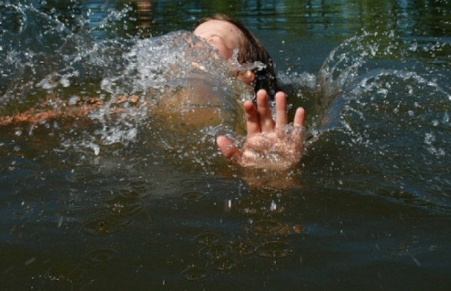 Трагедія на Тернопільщині: 9-річна дитина потонула у ставку