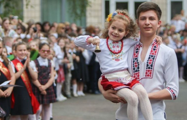 Назвали дату последнего звонка в школах Киева