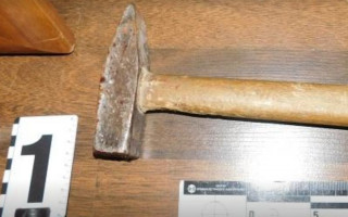 Калюжа крові: зловмисники молотком побили чоловіка у Києві