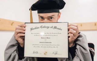 Тимберлейк получил докторскую степень, а звезда «Игры престолов» рассказала о домогательствах Вайнштейна