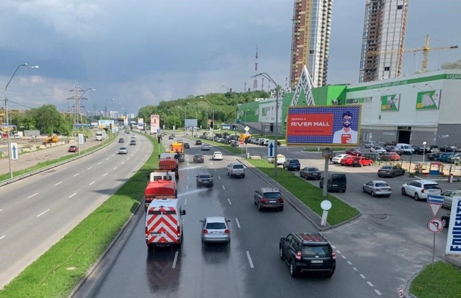 На дорогах Киева замечена необычная техника: фото