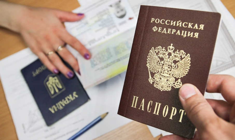Паспорта РФ жителям ОРДЛО: Украина жестко ответит на агрессию Путина