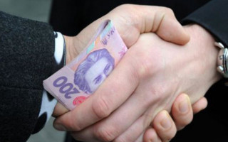 Поймали «на горячем»: под Днепром главу райсовета задержали при получении взятки