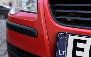 В Киеве «евробляхер» наехал на копа и угрожал порезать себе вены