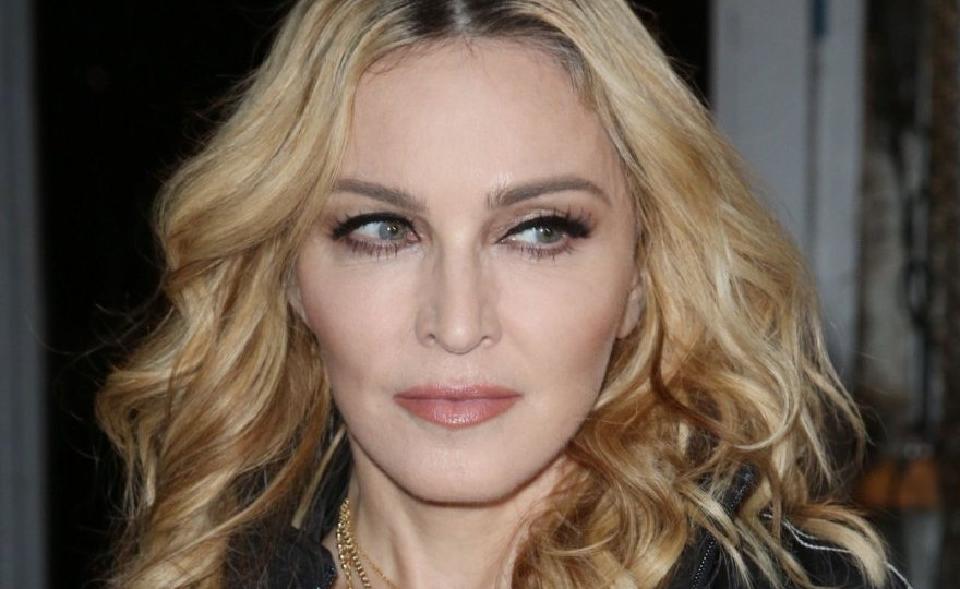 Мадонна подписала контракт с организаторами Евровидения, а Миронова обвинили в насилии