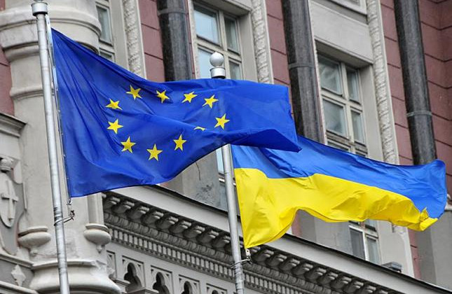 Евросоюз намерен запретить въезд гражданам Украины с российским паспортом