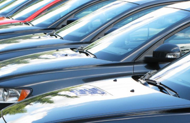 Для автомобилей из РФ ввели спецпошлину: что известно