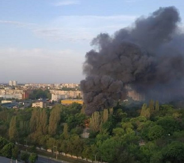 В Одессе вспыхнул мощный пожар: первые подробности, фото, видео