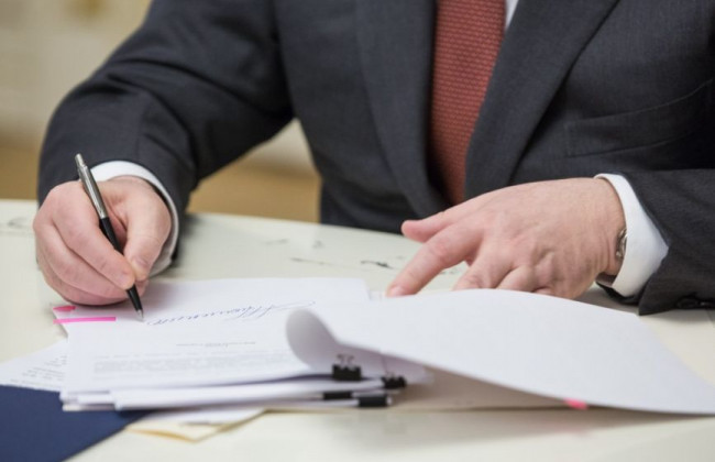 Порошенко уволил главу и замглавы Администрации Президента