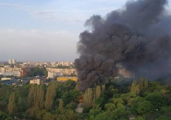 В Одессе вспыхнул мощный пожар: первые подробности, фото, видео