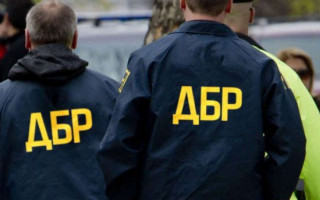 Вимагав хабар від підприємця: на Хмельниччині затримали податківця