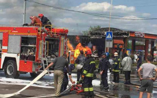 Потужна пожежа на АЗС у Житомирі: перші подробиці і фото