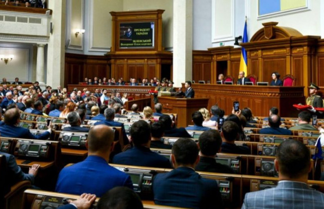 Володимир Зеленський закликав Кабмін піти у відставку