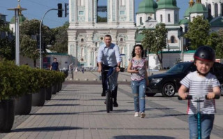 Виталий Кличко приехал на инаугурацию Зеленского на велосипеде