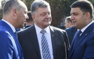 Зеленский объявил о роспуске Рады: Порошенко, Гройсман и Парубий совещаются