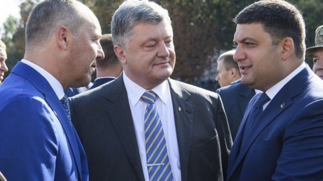 Зеленский объявил о роспуске Рады: Порошенко, Гройсман и Парубий совещаются
