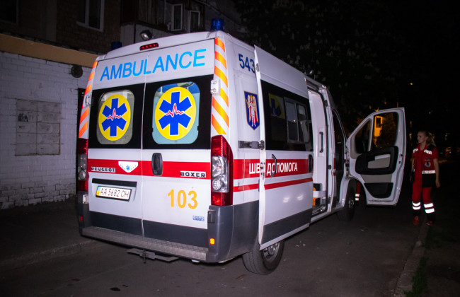 Жуткая находка: тело молодого мужчины обнаружили возле многоэтажки в Киеве