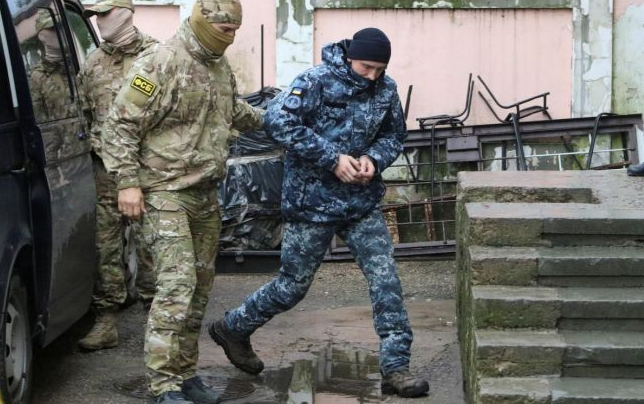 Дело пленных моряков: суд в РФ оставил под арестом четырех украинцев