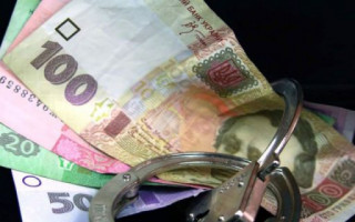 Получал за смену 30 тысяч: в Ровенской области разоблачили таможенника-взяточника