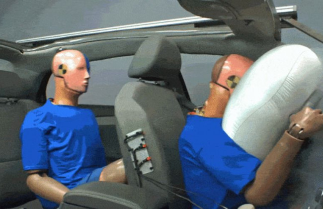 Украинцы не любят, но обязаны делать: что происходит на заднем сидении при ДТП, видео