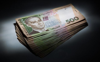 Какие зарплаты получают жители Украины: названы размеры по областям