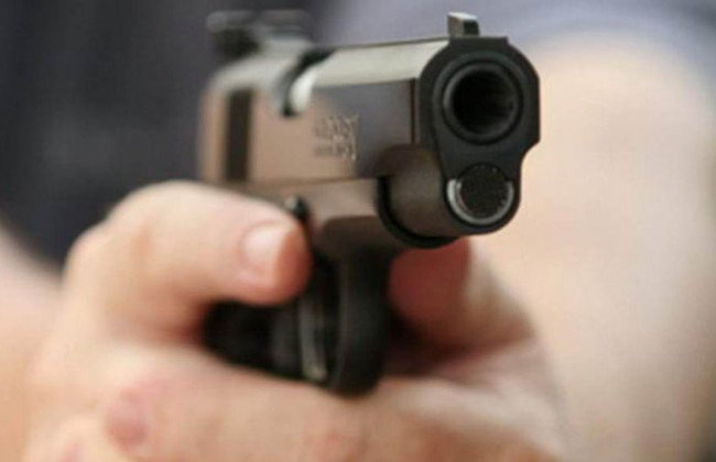 В Киеве неадекват с пистолетом угрожал водителю маршрутки