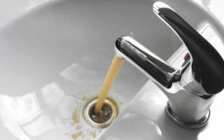 Брудна вода з-під кранів: частині киян зробили важливе повідомлення