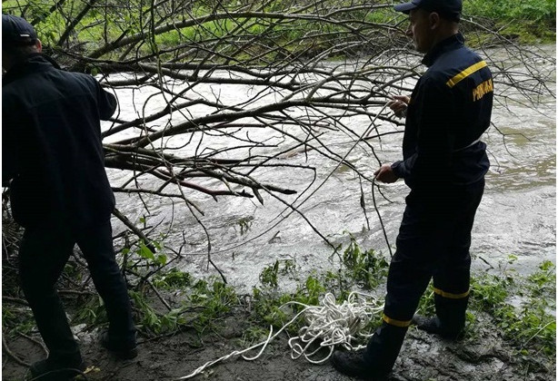 Трагедия на Закарпатье: нашли тело ребенка, которого унесло течением