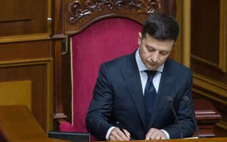 Президент Зеленський скасував два укази Порошенка