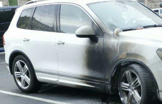 В Харькове неизвестные сожгли элитный автомобиль чиновника