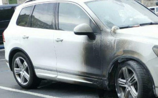В Харькове неизвестные сожгли элитный автомобиль чиновника