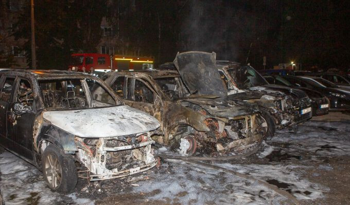 ЧП в Киеве: сгорели десять автомобилей