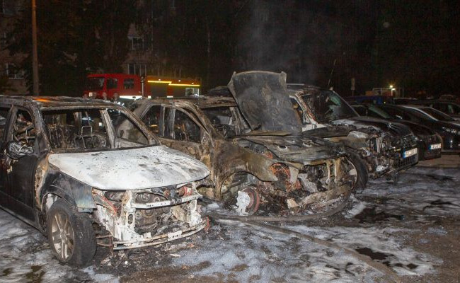 ЧП в Киеве: сгорели десять автомобилей