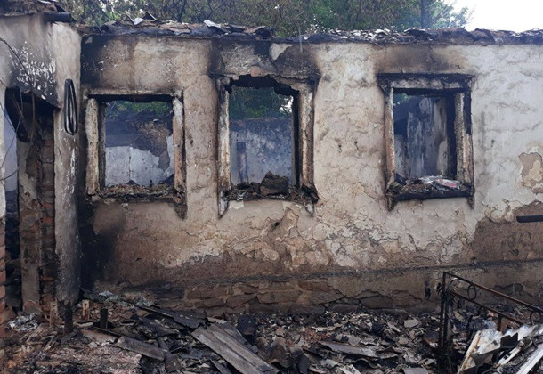 Под Донецком боевики обстреляли жилые дома