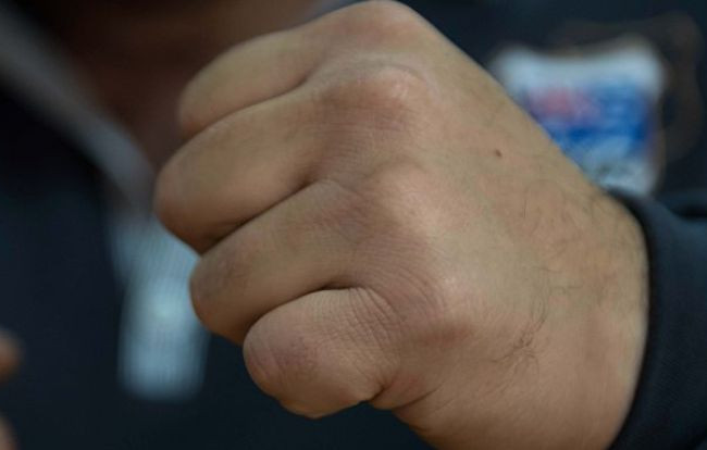 Охорона магазину побила активіста у Києві, відео