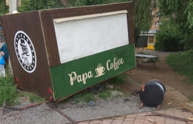 Под Черкассами дерзкие подростки разгромили кофейный киоск: есть детали