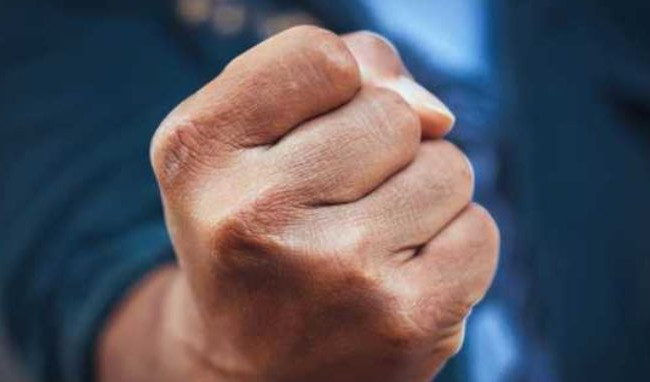 Массовая драка студентов в Киеве попала на видео