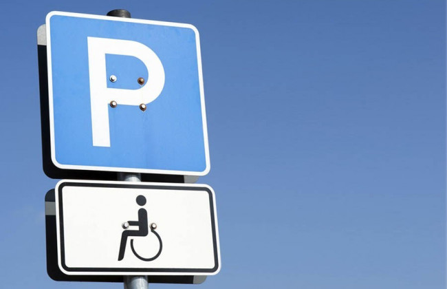 Паркомісця для осіб з інвалідністю: вимоги Мінрегіону