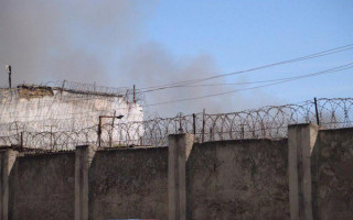 Бунт заключенных в Одессе: колония горит, осужденные сбежали