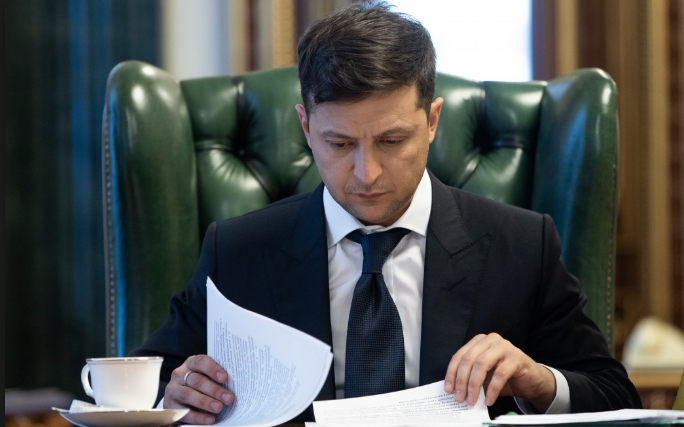 Зеленський вніс зміну в указ Порошенка щодо громадянства Саакашвілі